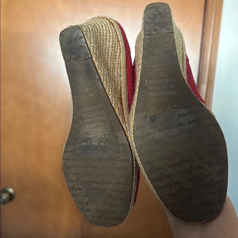 Red wedged TOMS with peekaboo toes